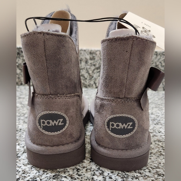 **NWT** Girls PAWZ by Bearpaw Sz 1 Grey Gray Winter Fur Bow Boot Microsuede Warm - Picture 5 of 12